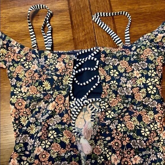 KENNETH COLE REACTION Floral Swim Top Size Small - Picture 5 of 9